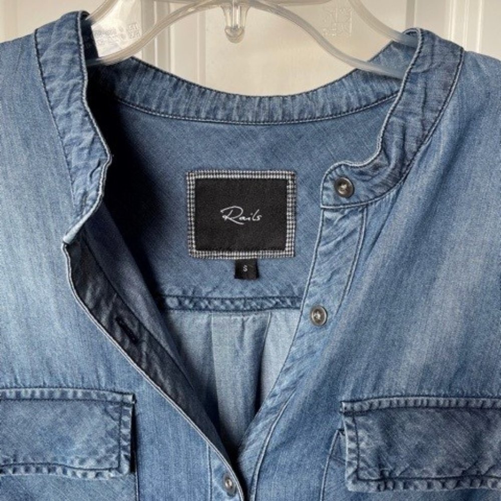 Rails chambray button down